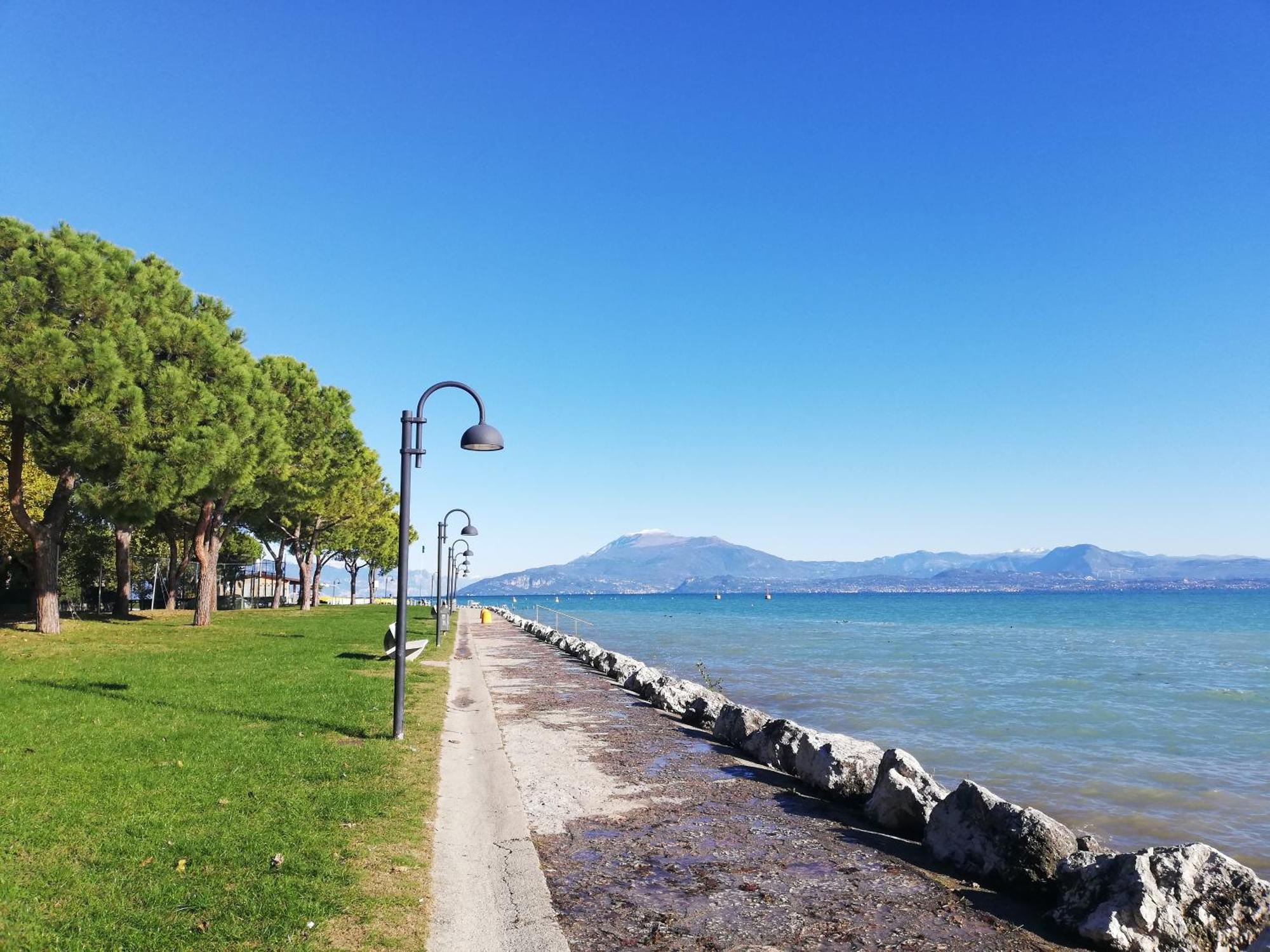 B&B Rosalu - Adults Only Sirmione Bagian luar foto