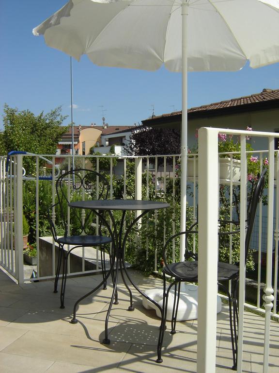 B&B Rosalu - Adults Only Sirmione Bagian luar foto